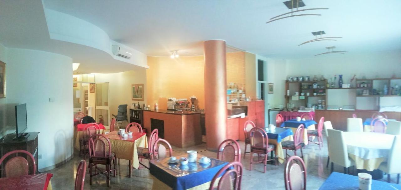 Kristall Hotel 3*